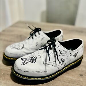 Dr. Martens 1461 Scribble Backhand